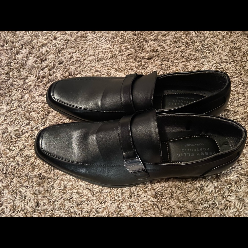 Dress shoes